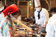 【ホテルブエナビスタ10人のシェフによる“情熱とこだわり”の料理教室2022】第3回 大澤シェフによる「スパイスとハーブでカレーライスをレベルアップ」
