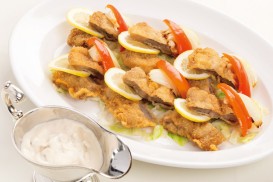 ②牛バラ肉のサクッとろっカツレツ仕立て キノコソース（洋）