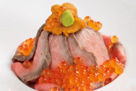 【食事】　雲丹いくらローストビーフ丼