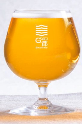 学都WEIZEN（ヴァイツェン）ドイツの伝統的なビール。バナナを思わせるフルーティーな香りと優しい苦味のバランスが特徴。￥1,200（300ml）