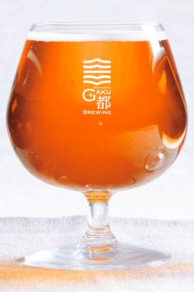 岳都LAGER（ラガー）日本で一番なじみのあるビール。スッキリしたのど越しと苦味の良いバランス。発酵期間は2か月ほどかかります。￥1,000（300ml）