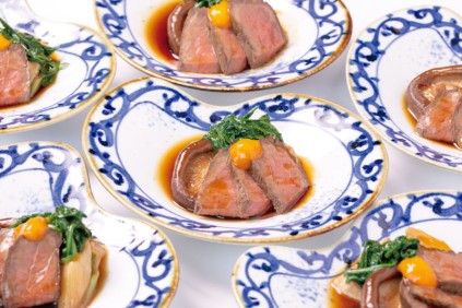 10.メイン（和） 信州アルプス牛と大きい椎茸の鋤煮風