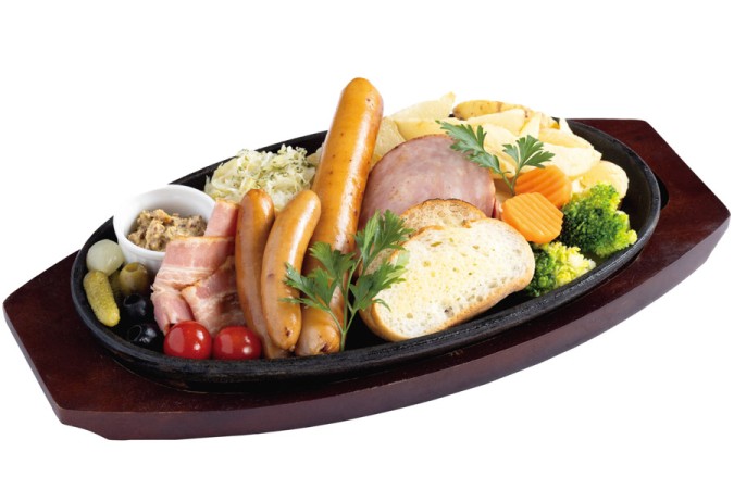 【ラ・カフェテラサ】オクトーバーフェスト ドイツ料理盛合せプレート（10/1～10/31）