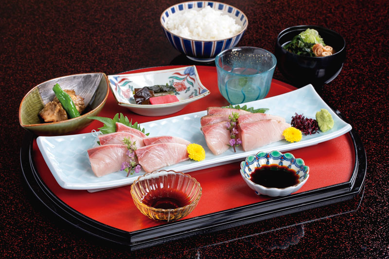 【料亭 深志楼】宮崎甘醤油と深志楼特製土佐醤油の黒瀬ぶり食べ比べ御膳 （3/1～4/30）