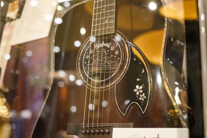 松本のシンボルと四季が美しく融合しています…