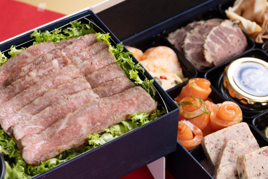 フランス料理ソルプレーサ クリスマス フレンチ オードブル 2025　￥18,000　限定50個