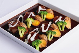 ❸国産牛赤ワイン煮込