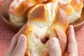 苺のジャムパン　￥330