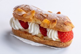 苺エクレア　￥480