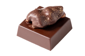 ショコラノア … ナッツの香りのリキュールに胡桃の食感のアクセント