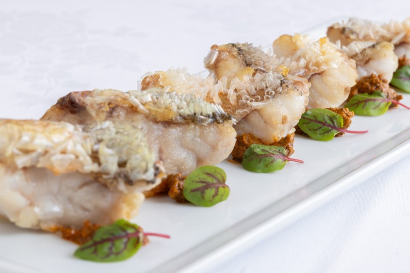 ライブキッチンは「甘鯛の鱗焼き」