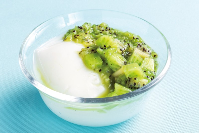 ⑤杏仁豆腐キウイフルーツソース掛け　￥700