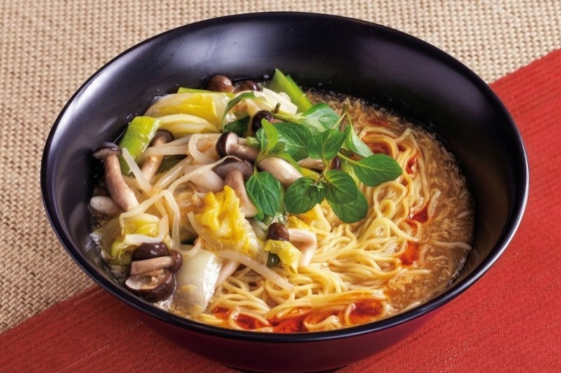 ⑤ミントのせ酸辣湯麺　￥1,600