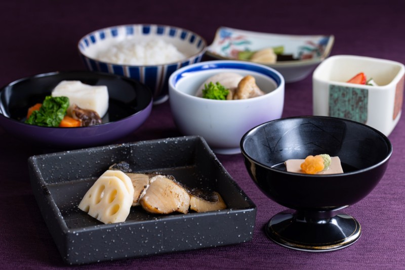陰膳