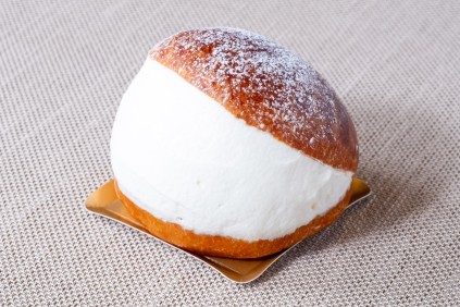 ①マリトッツオ　￥430