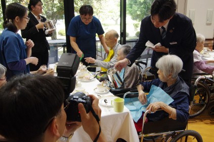 ホテルブエナビスタのスタッフらしくカッコよく！