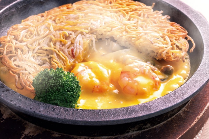 ①海老とカボチャクリームの鉄板浮麺　￥2,500